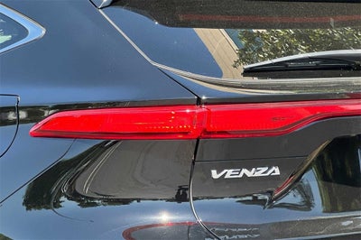 2023 Toyota Venza LE