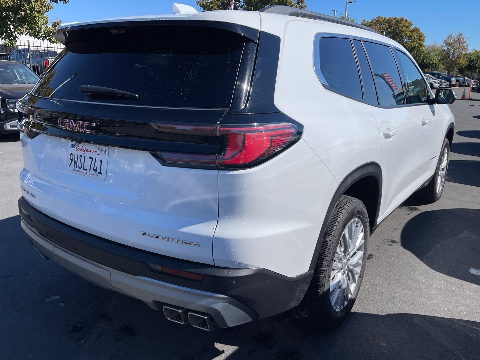 2026 GMC Acadia Elevation