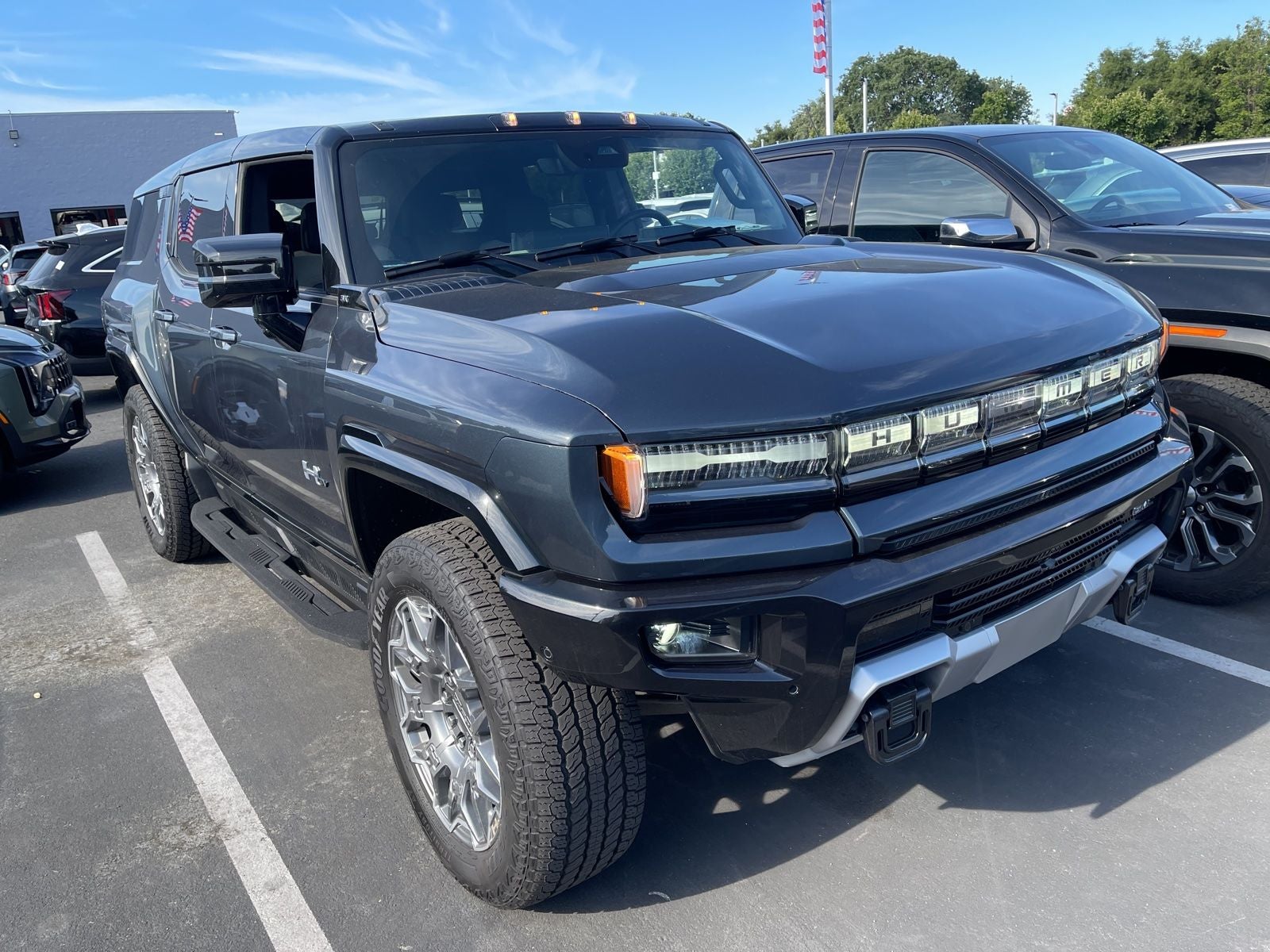 2026 GMC Hummer EV's photo