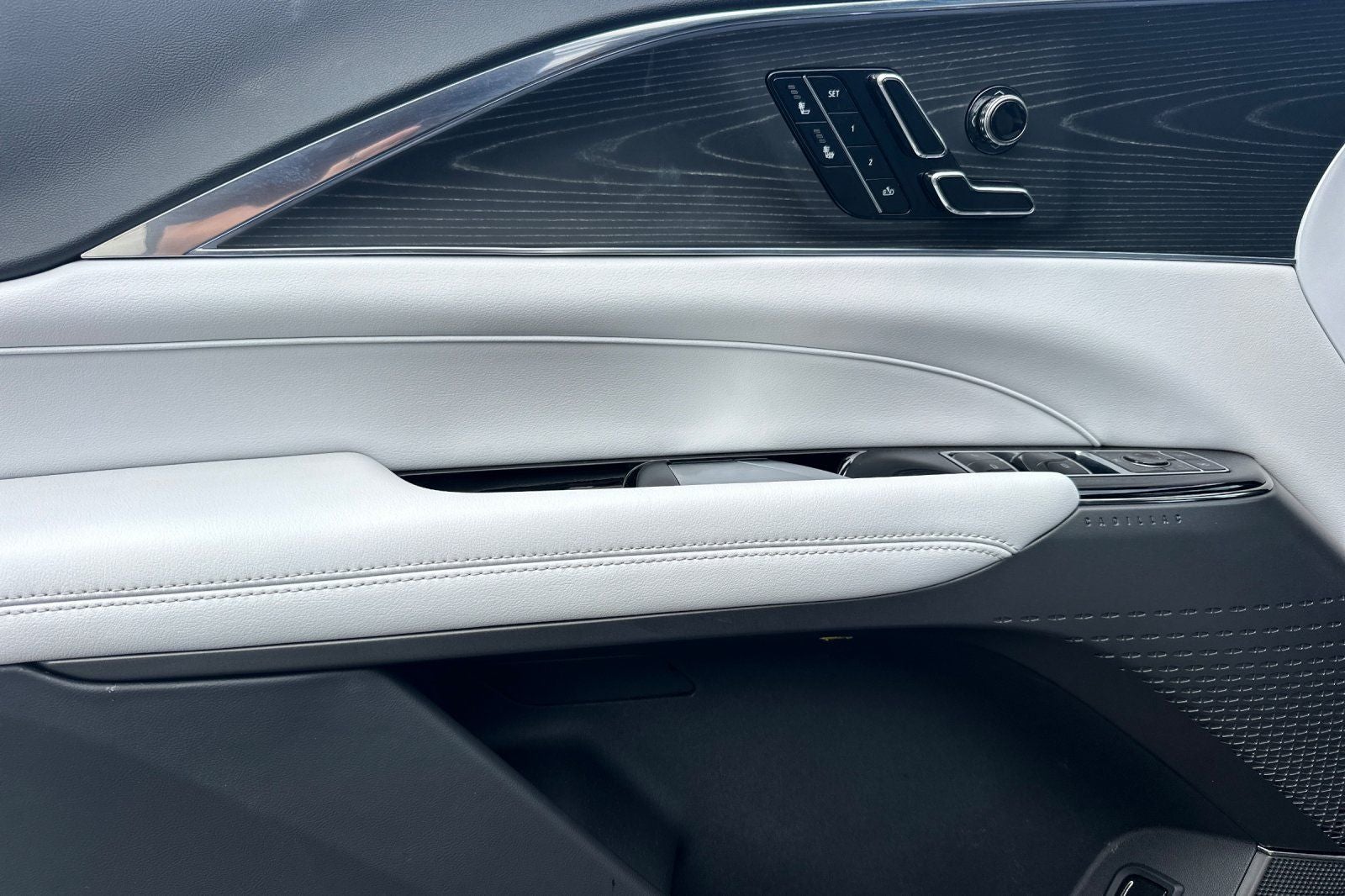 2024 Cadillac LYRIQ Sport