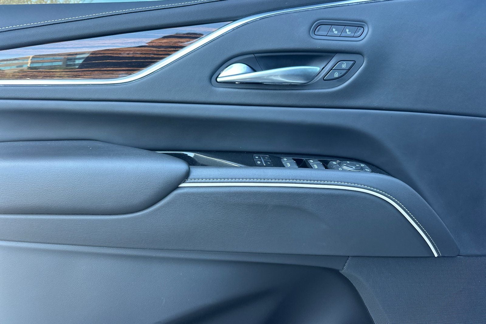 2022 Cadillac Escalade Luxury