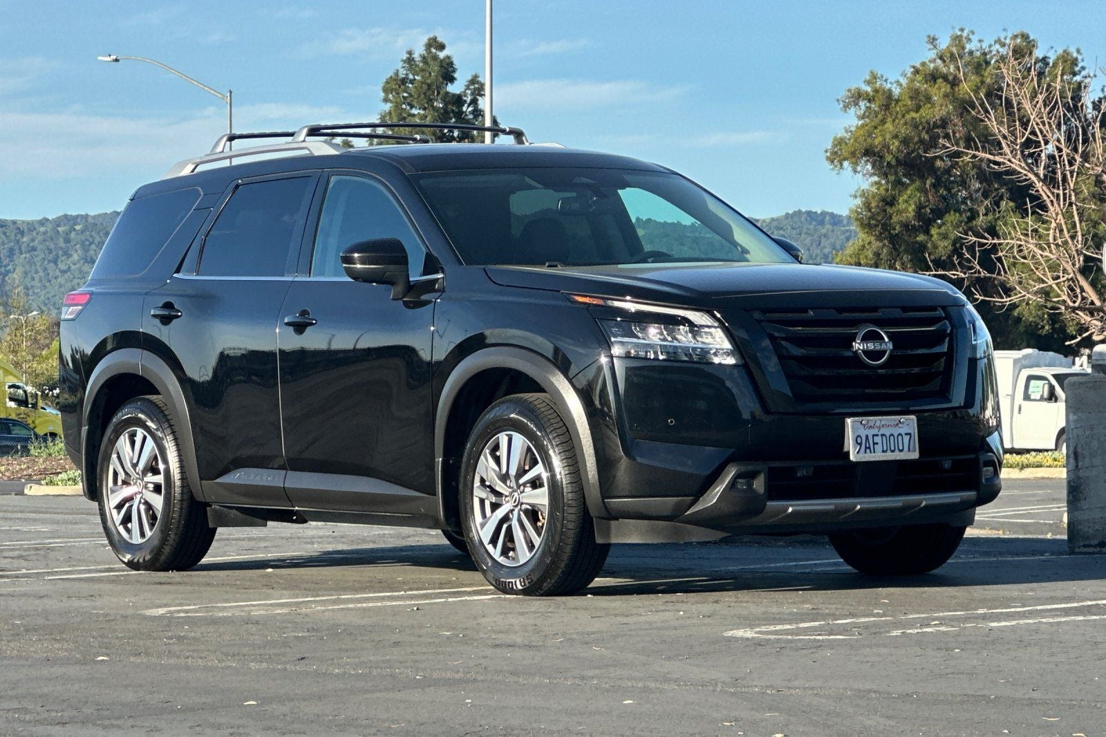 2022 Nissan Pathfinder SL