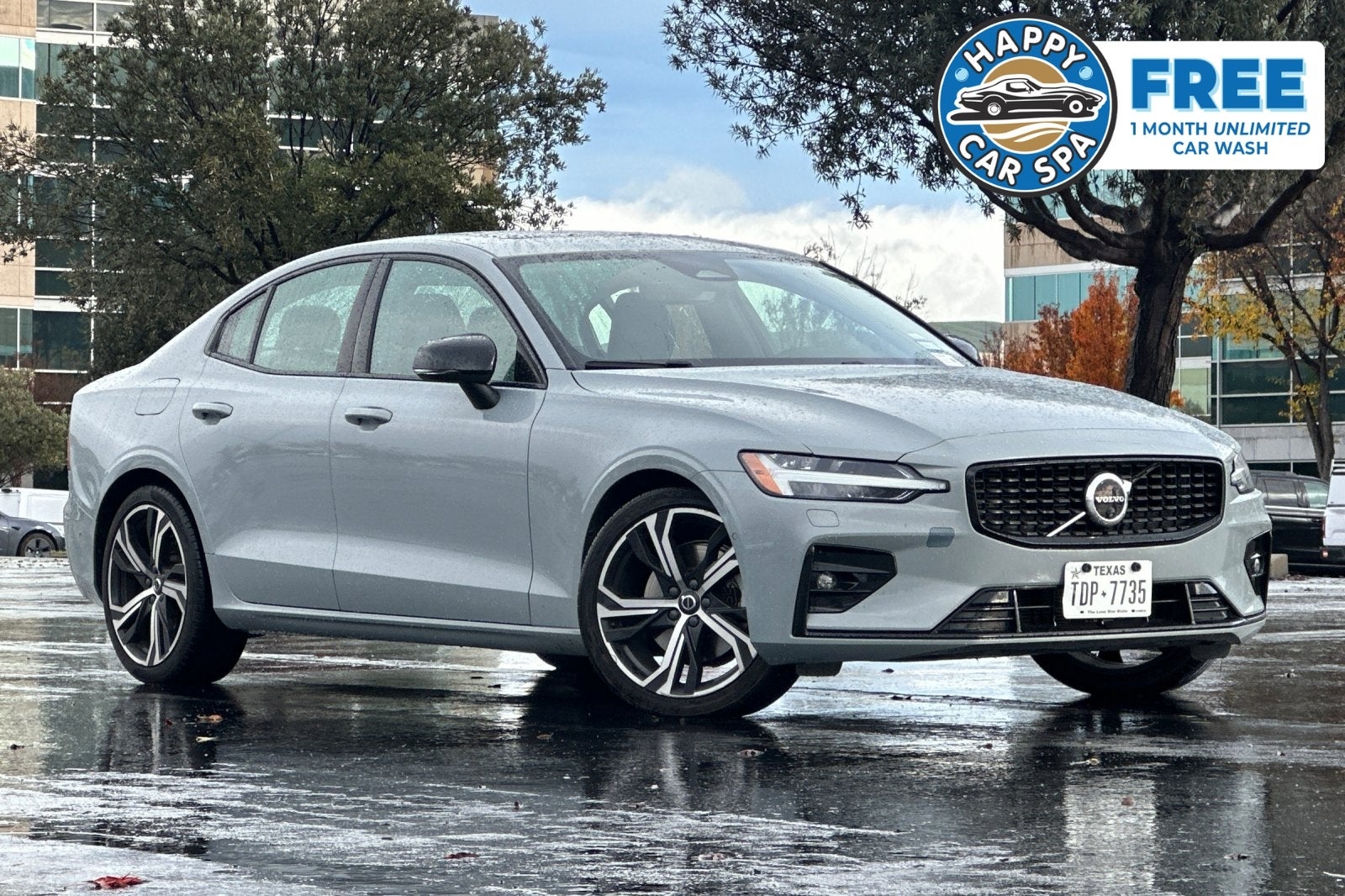 2024 Volvo S60 B5 Plus Dark Theme