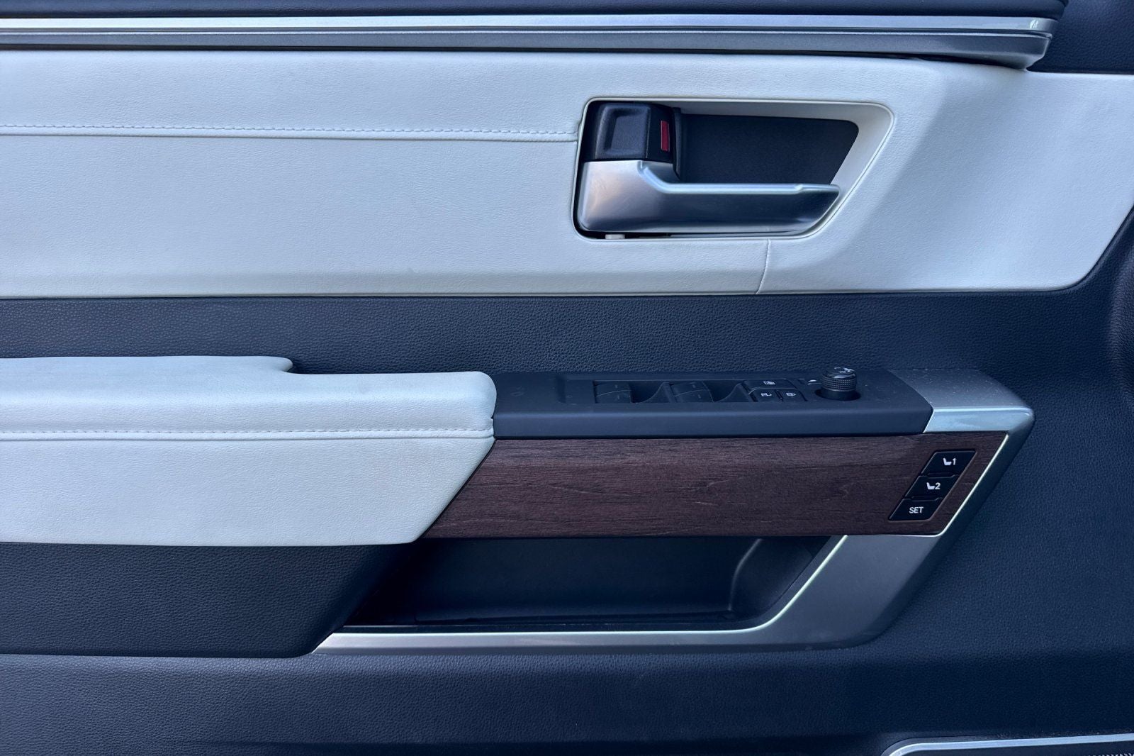 2023 Toyota Sequoia Capstone