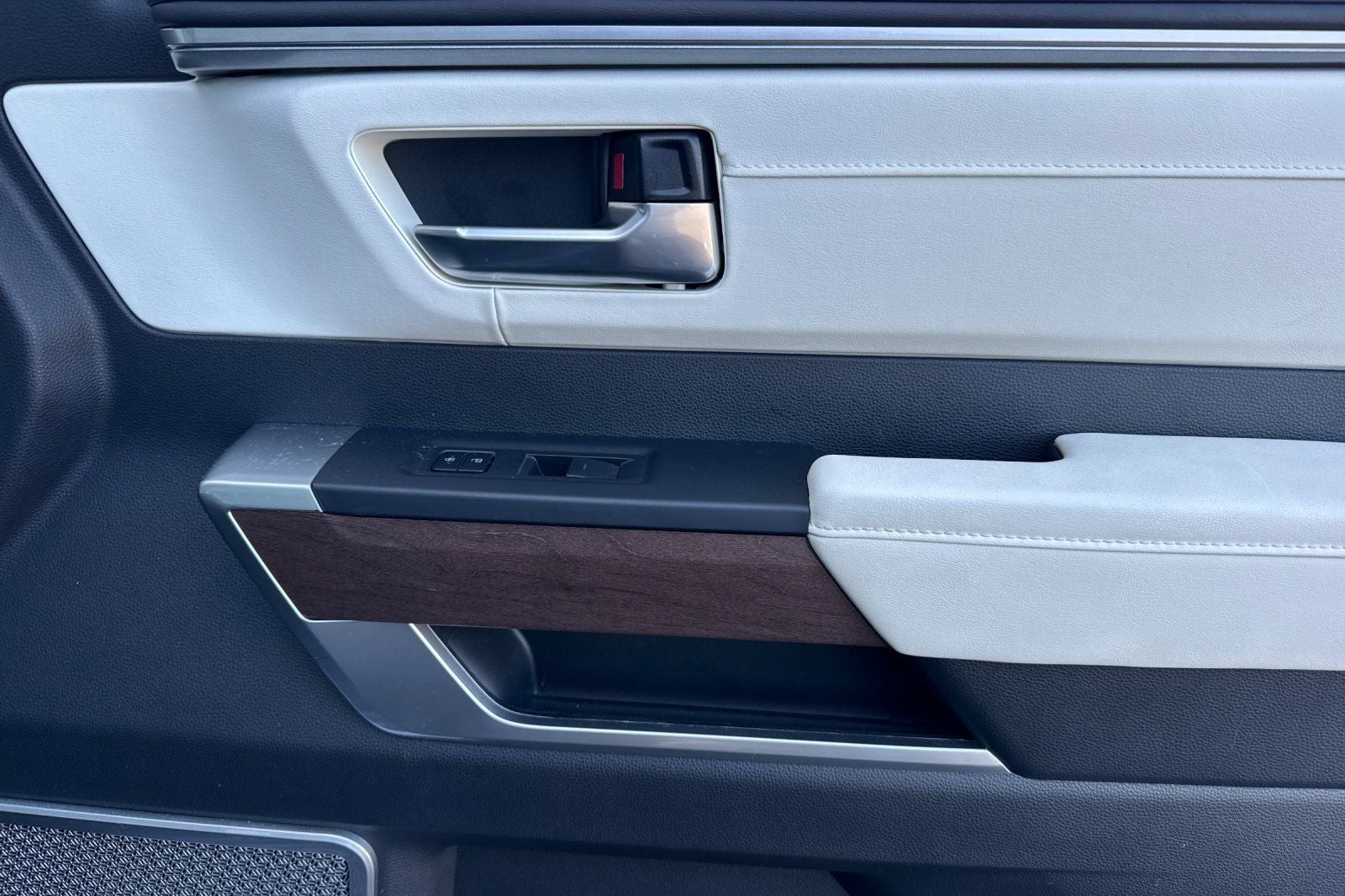 2023 Toyota Sequoia Capstone