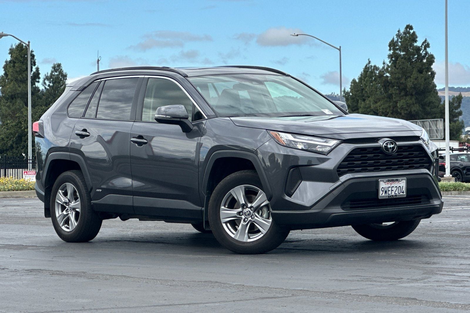 2025 Toyota RAV4 Hybrid XLE AWD's photo