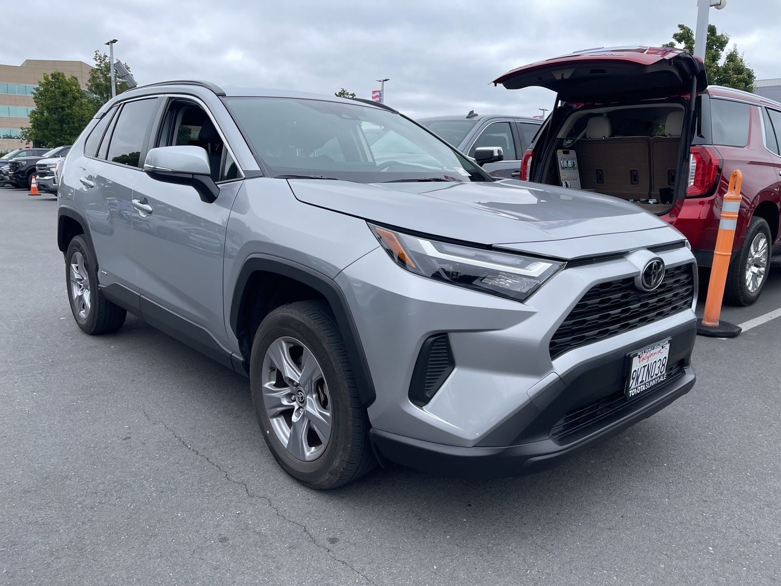 2025 Toyota RAV4 Hybrid XLE AWD's photo