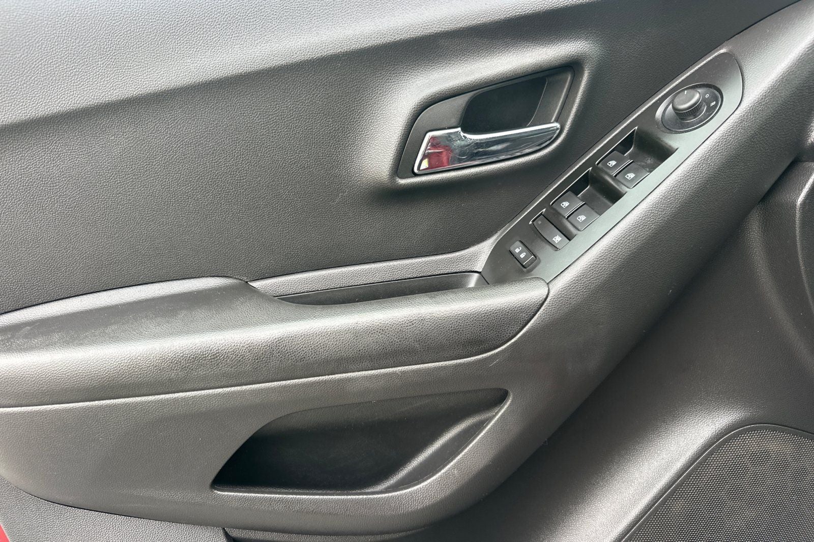 2022 Chevrolet Trax LT - Photo 11