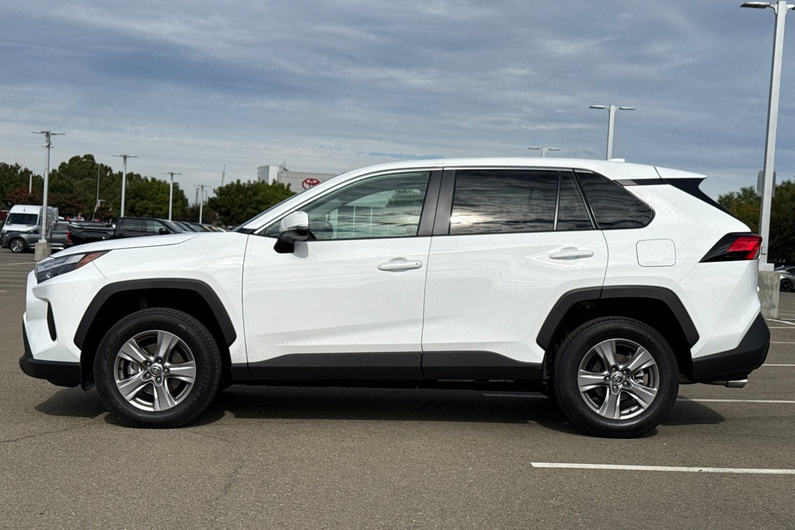 2025 Toyota RAV4 LE