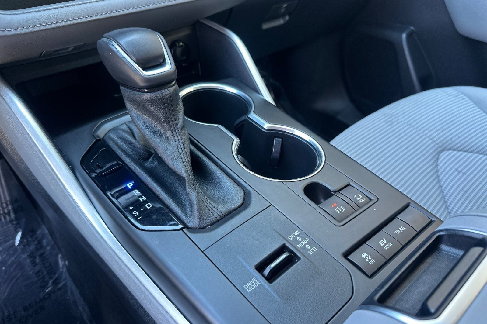 2021 Toyota Highlander Hybrid LE