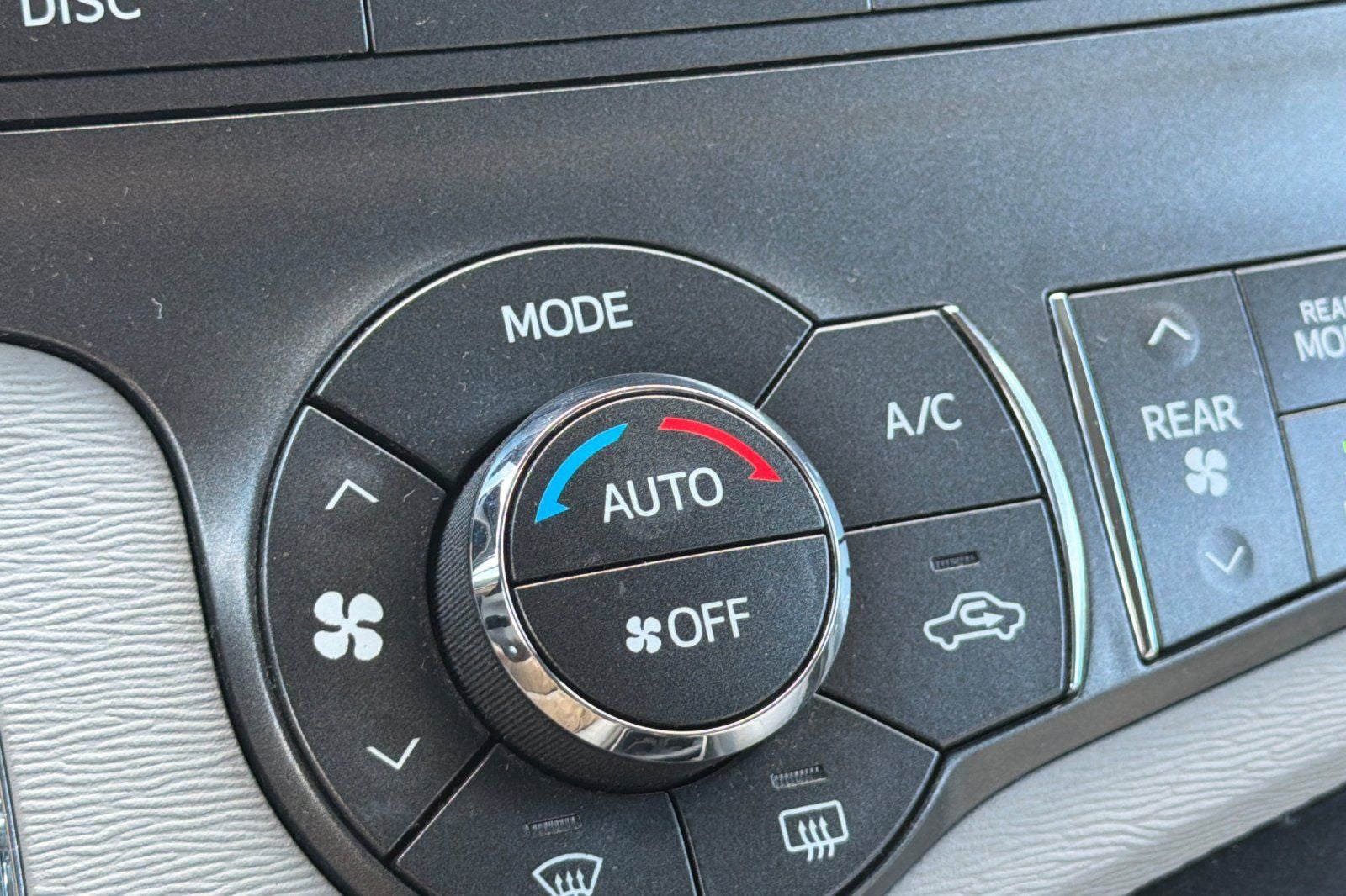 2014 Toyota Sienna LE 8 Passenger