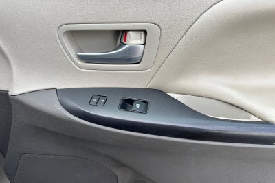 2015 Toyota Sienna LE 8 Passenger