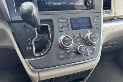 2015 Toyota Sienna LE 8 Passenger