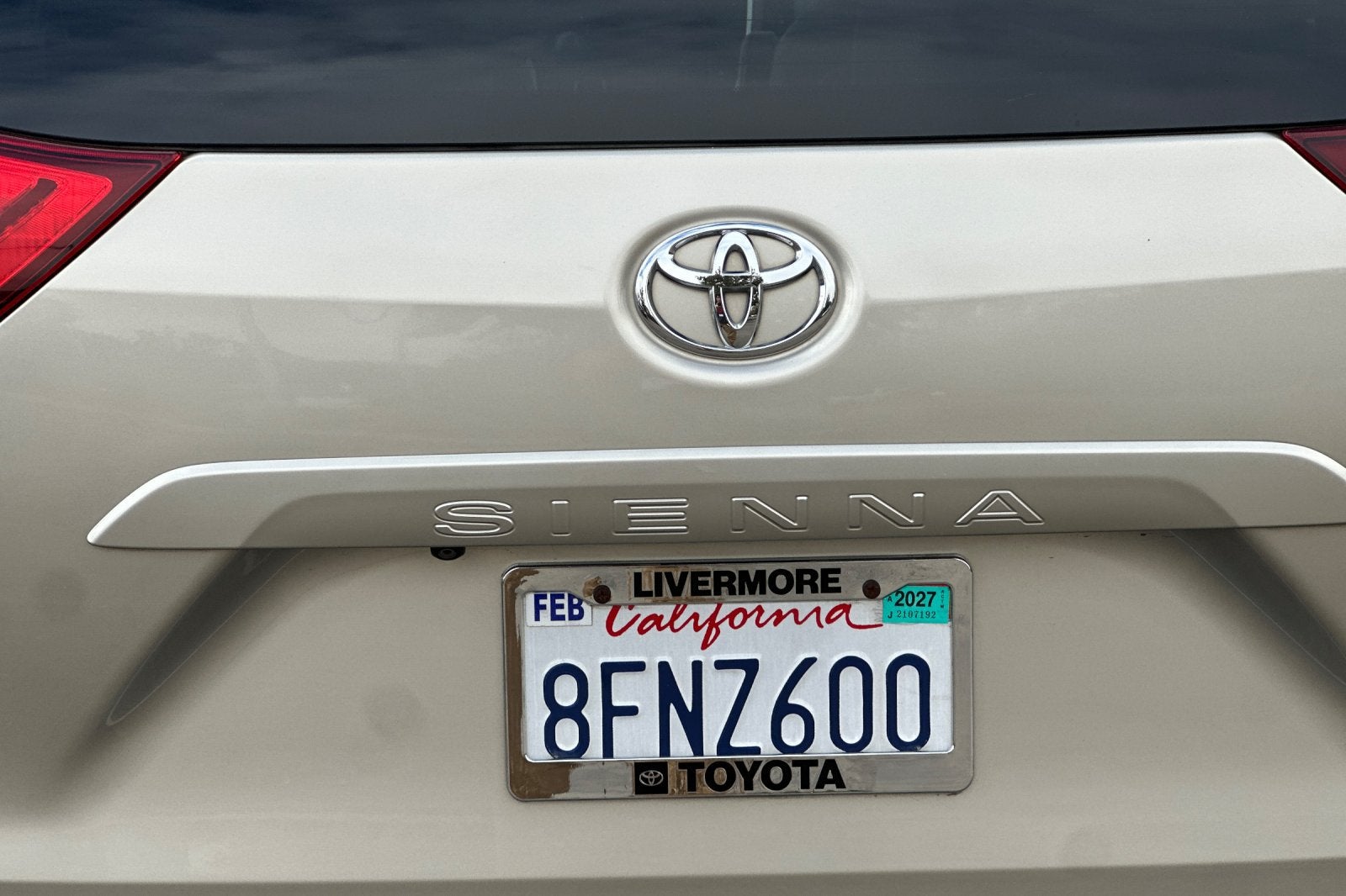 2015 Toyota Sienna LE 8 Passenger