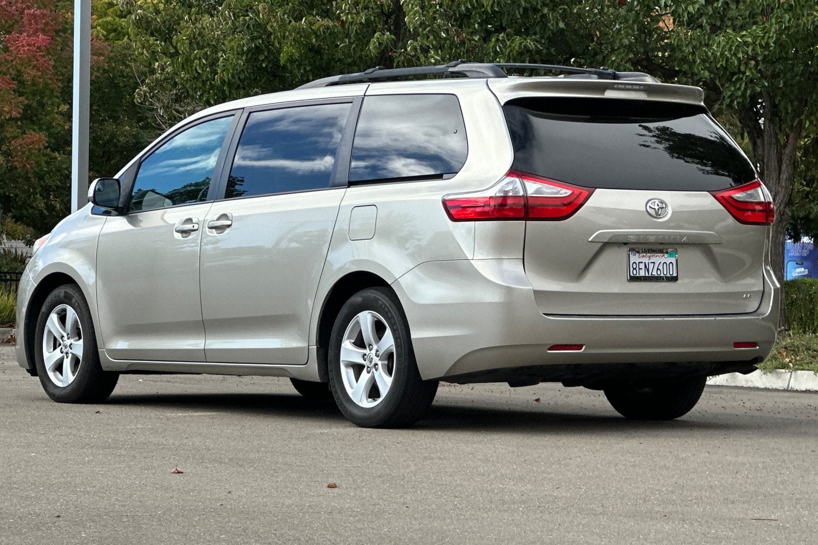 2015 Toyota Sienna LE 8 Passenger