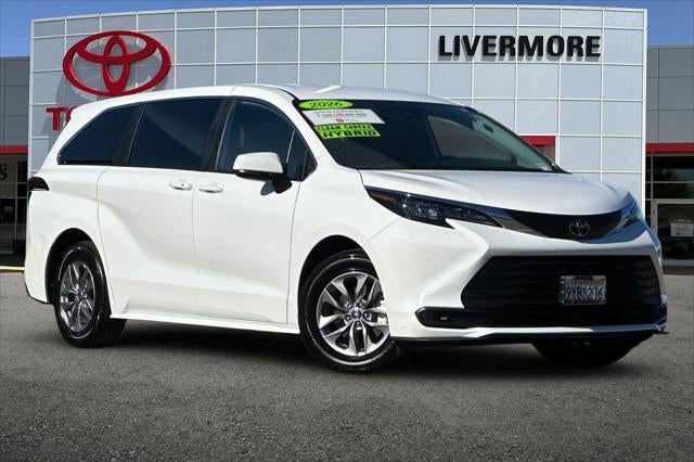 2026 Toyota Sienna LE 8 Passenger