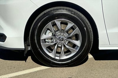 2026 Toyota Sienna LE 8 Passenger