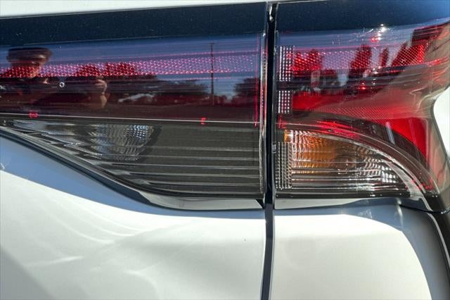 2026 Toyota Sienna LE 8 Passenger