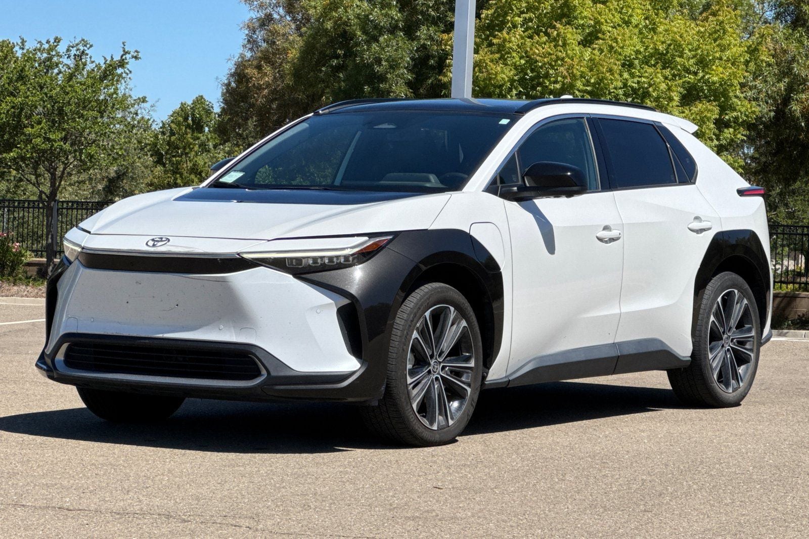 2023 Toyota bZ4X Limited