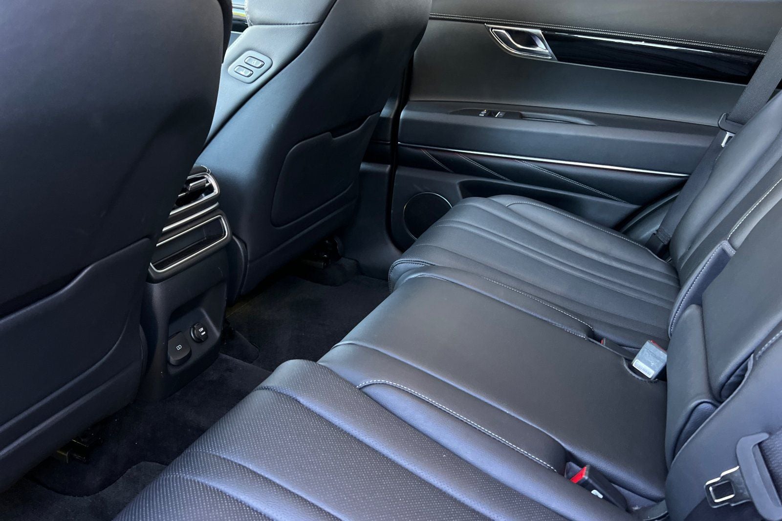 2025 Genesis GV80 2.5T