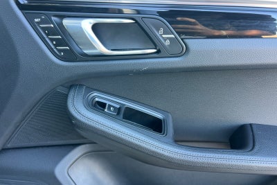 2024 Porsche Macan T