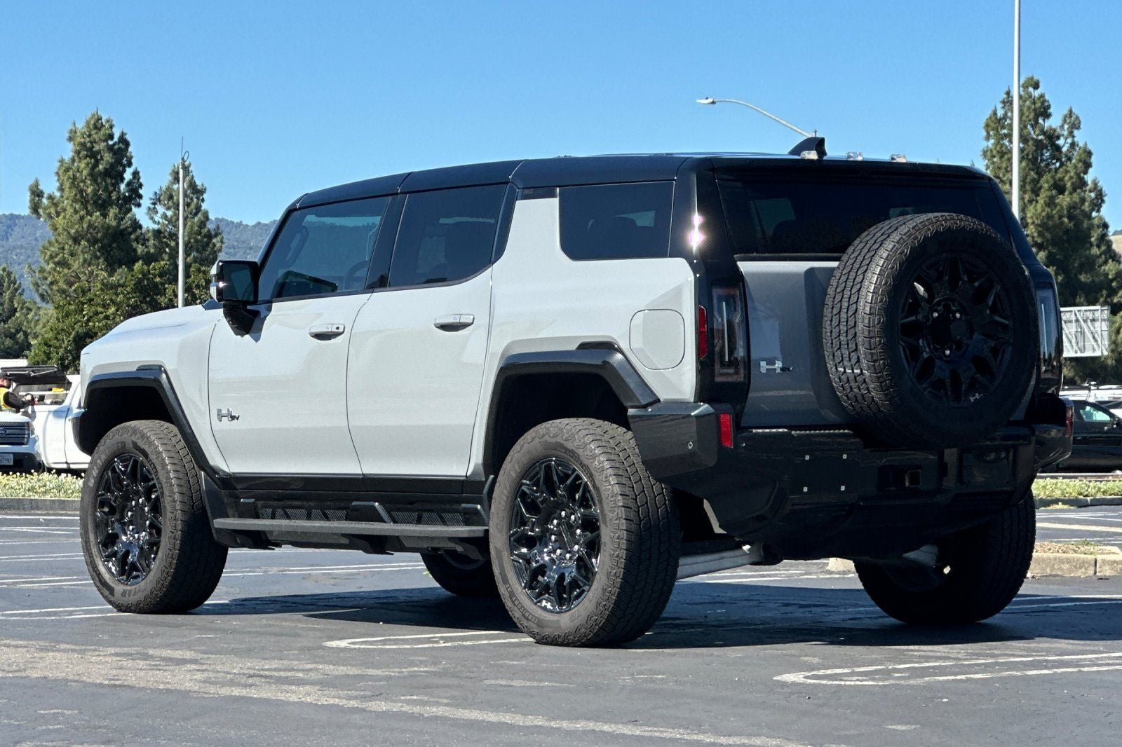 2024 GMC Hummer EV SUV 2X