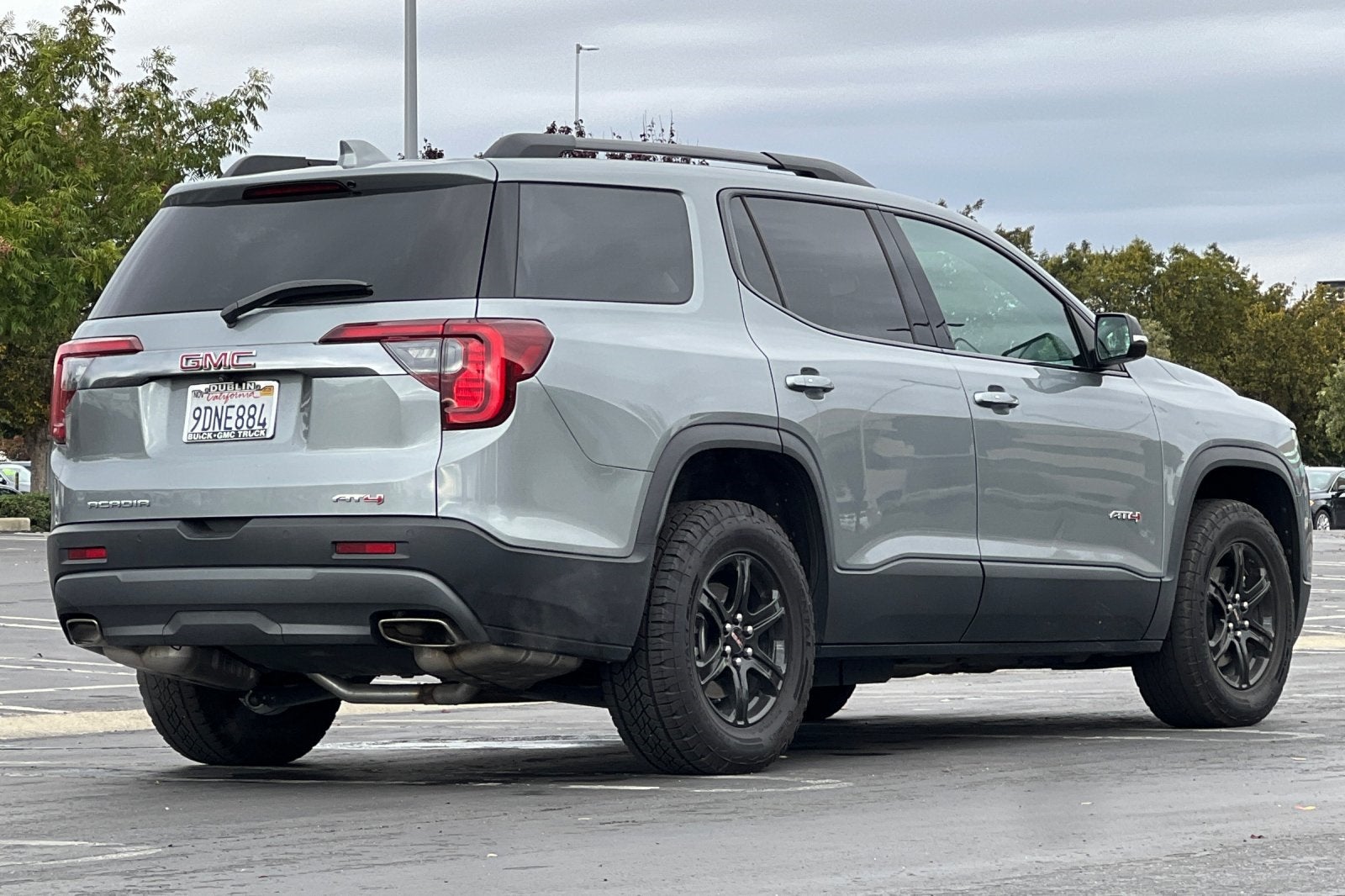 2023 GMC Acadia AT4