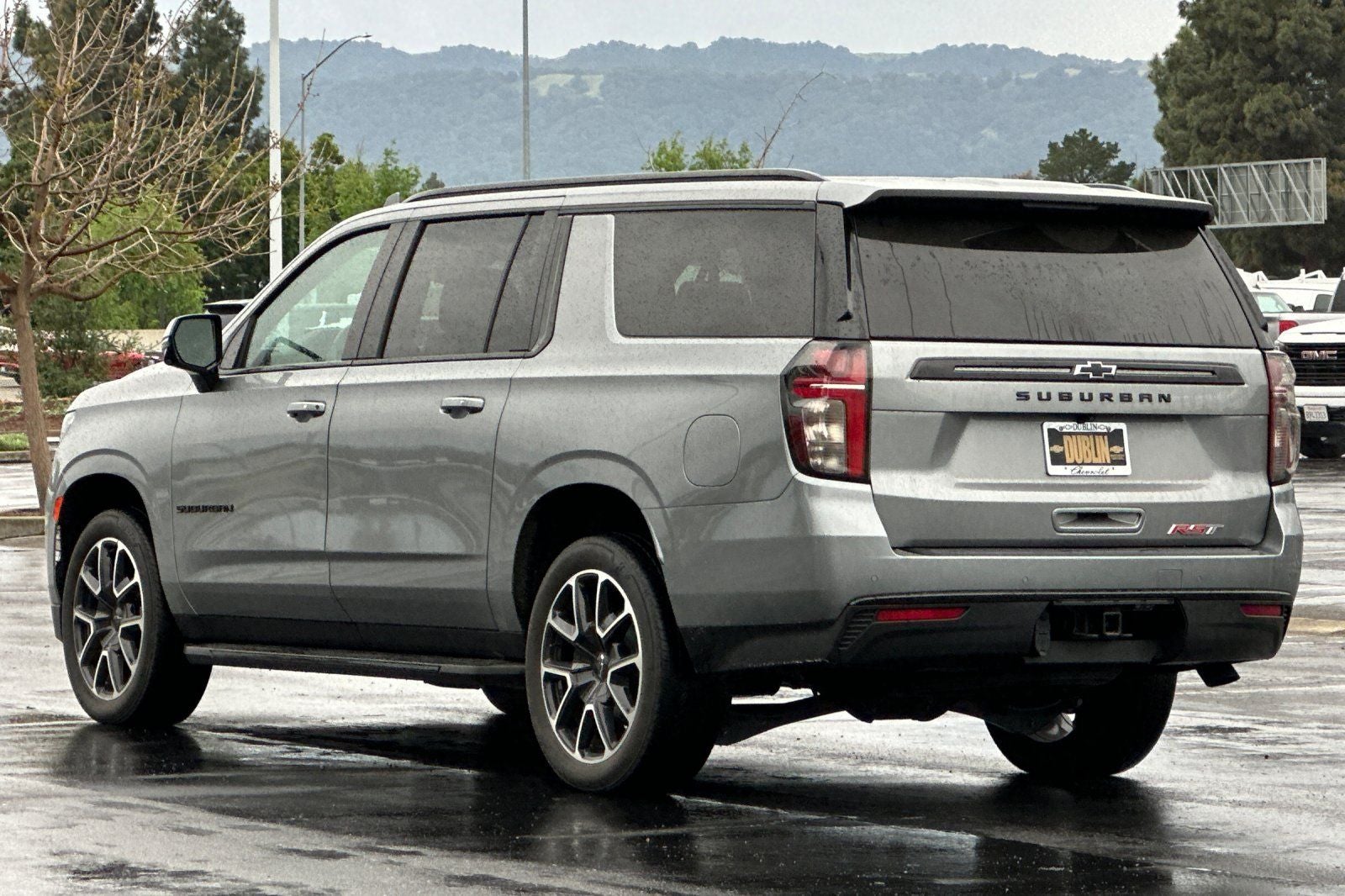 2023 Chevrolet Suburban RST