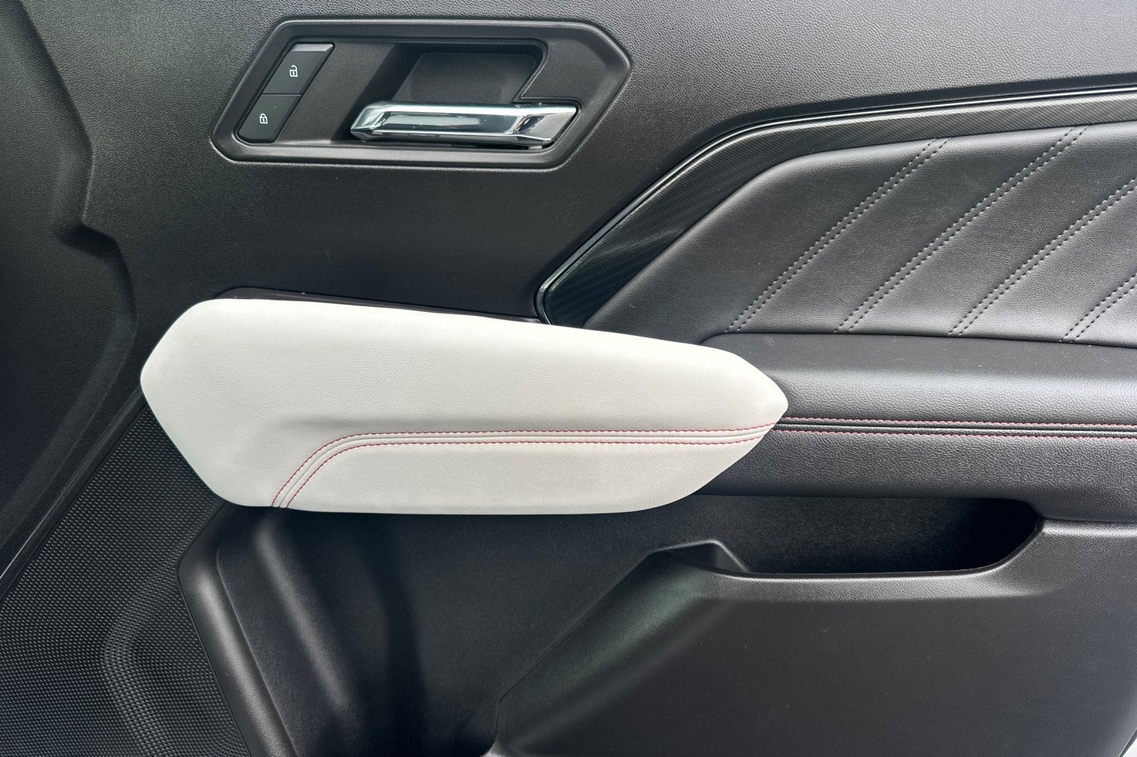 2023 GMC Canyon AT4X