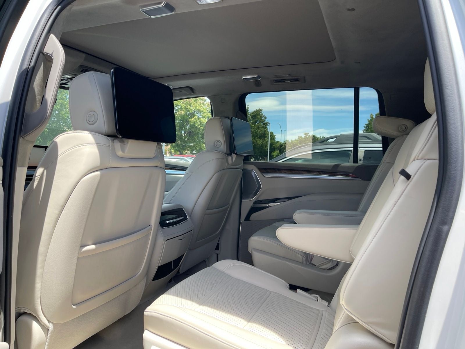 2025 Cadillac Escalade ESV Premium Luxury Platinum