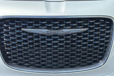 2022 Chrysler 300 Touring