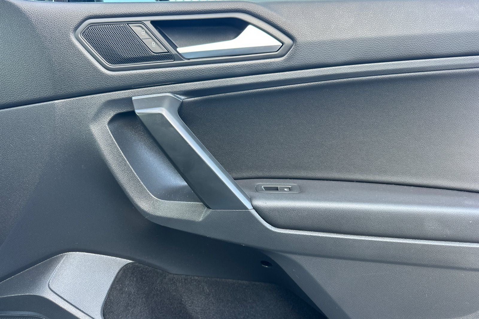 2021 Volkswagen Tiguan 2.0T SE R-Line Black