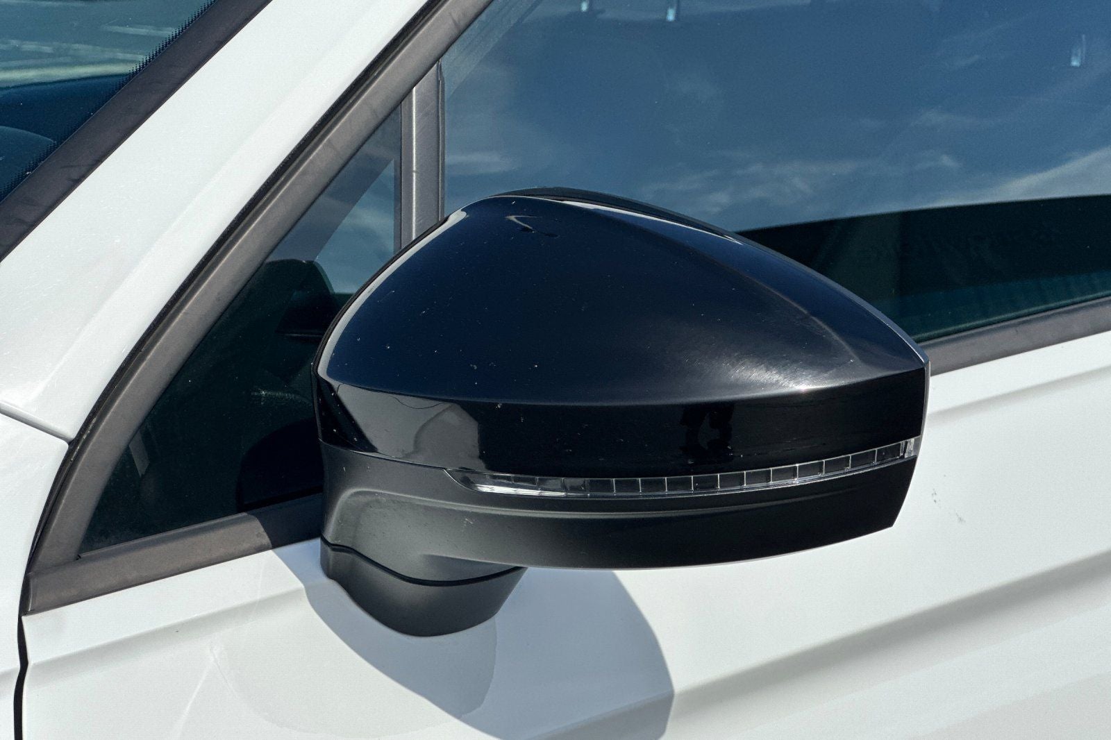 2021 Volkswagen Tiguan 2.0T SE R-Line Black