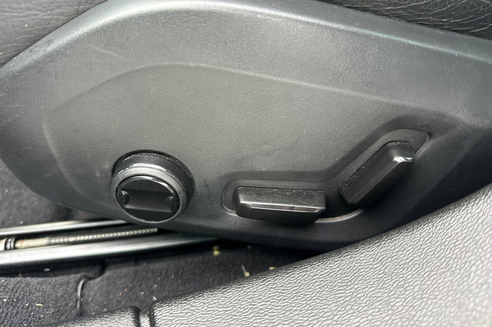 2024 Volvo S60 B5 Plus Dark Theme