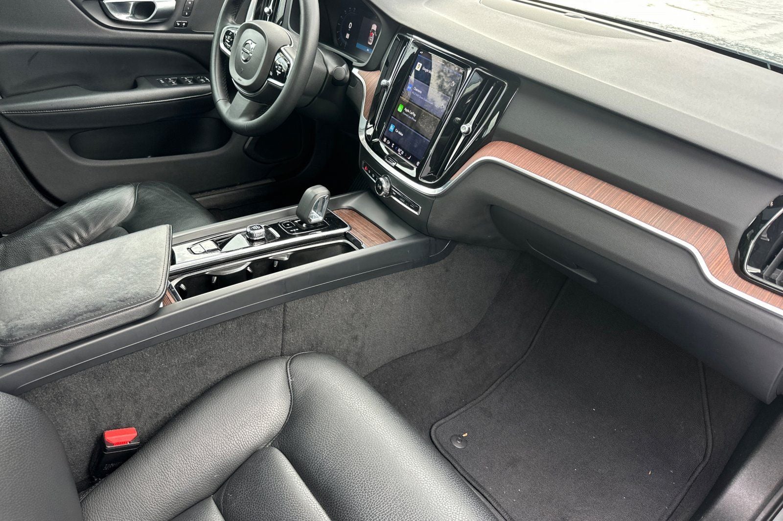 2024 Volvo S60 B5 Plus Dark Theme