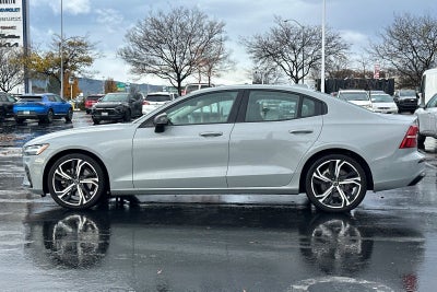 2024 Volvo S60 B5 Plus Dark Theme