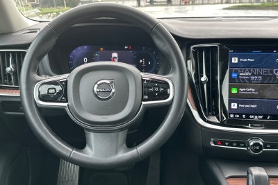 2024 Volvo S60 B5 Plus Dark Theme