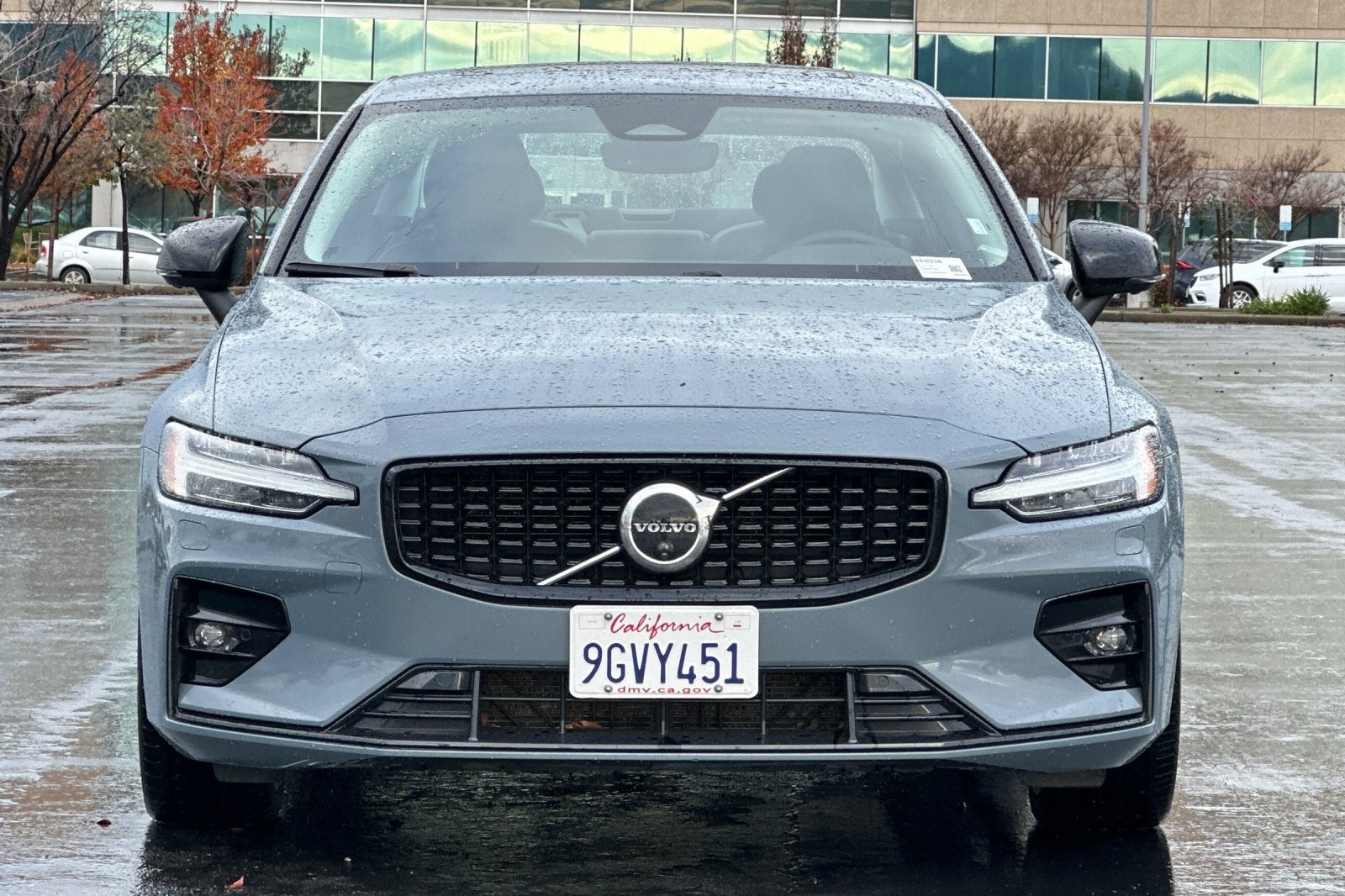 2024 Volvo S60 B5 Plus Dark Theme