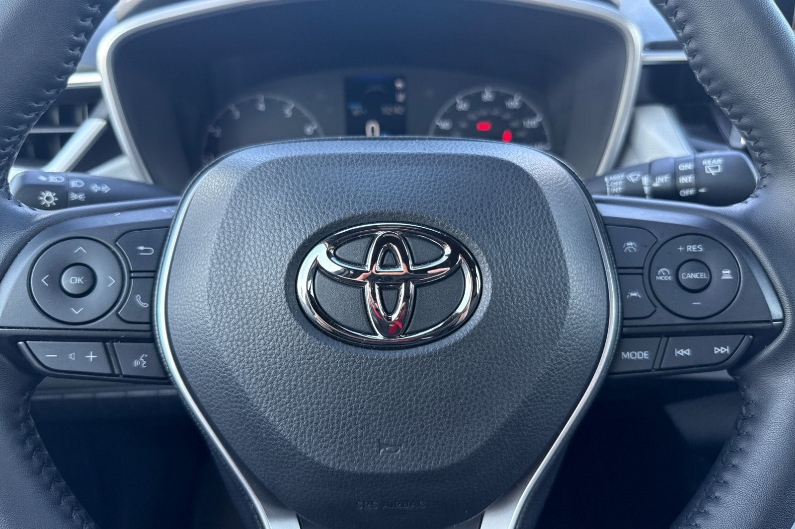 2025 Toyota Corolla Hatchback SE