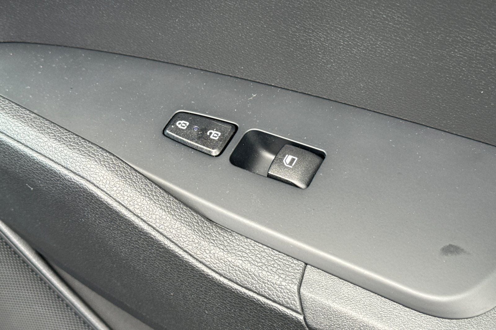 2025 Kia Sportage Hybrid LX