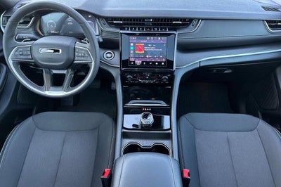 2025 Jeep Grand Cherokee Laredo X 4x2