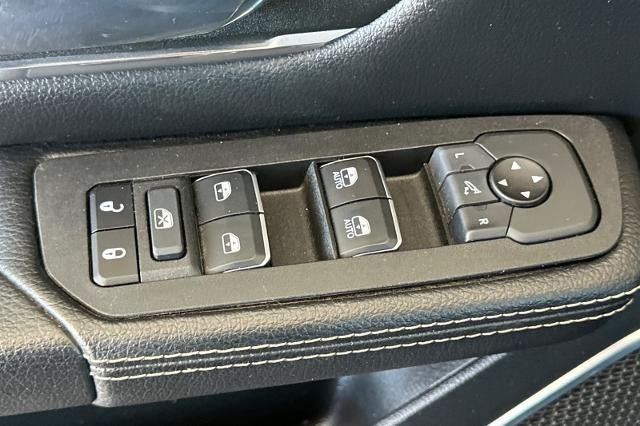 2025 RAM 1500 Laramie Crew Cab 4x4 5'7" Box