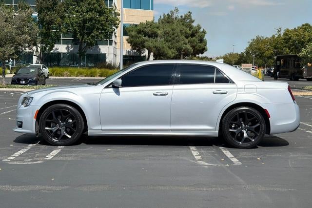 2022 Chrysler 300 Touring L