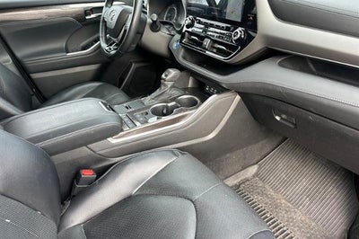 2022 Toyota Highlander Hybrid Limited