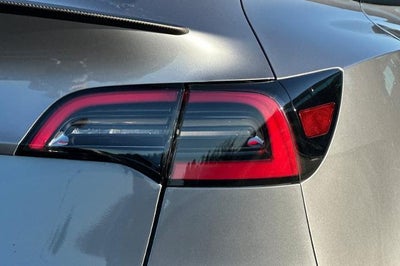 2025 Tesla Model Y Performance