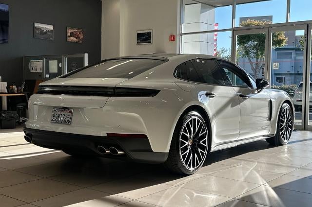 2025 Porsche Panamera Base