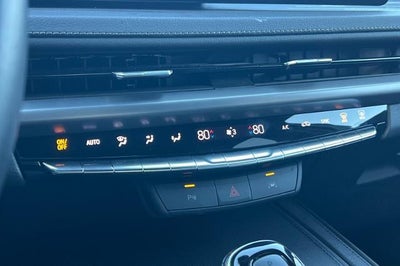 2025 Cadillac XT4 Premium Luxury