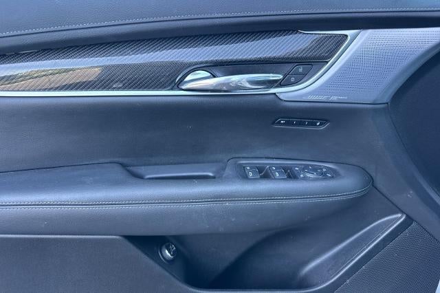 2025 Cadillac XT6 Sport