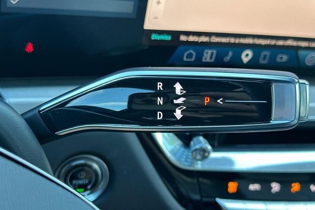 2024 Cadillac LYRIQ Luxury 1