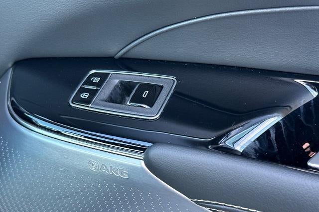 2024 Cadillac LYRIQ Sport 3